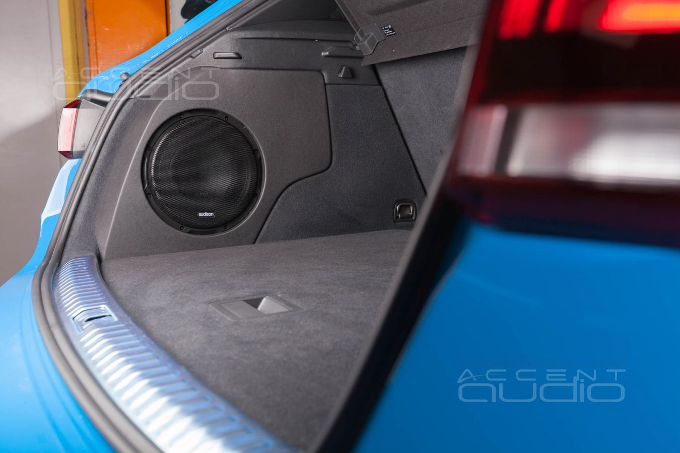 Установка сабвуфера