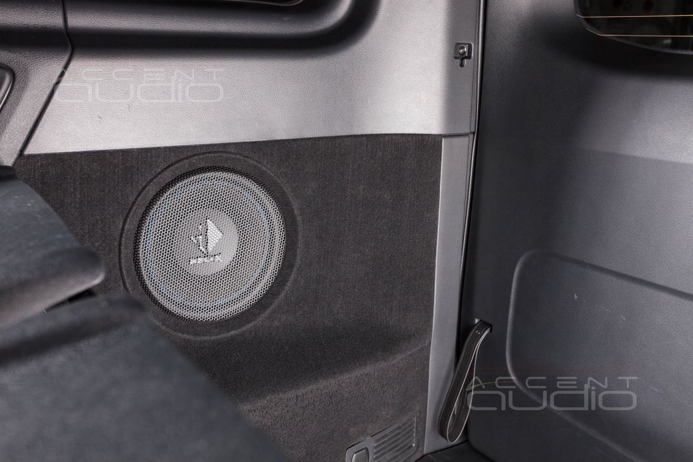 Установка сабвуфера