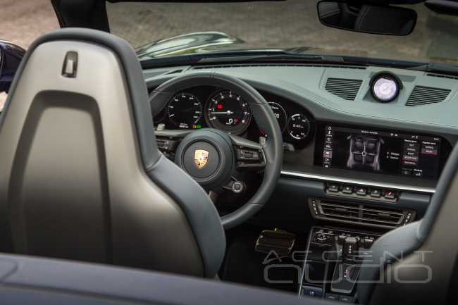 Аудиосистема для Porsche Carrera 911 S: красивые решения для красивого автомобиля